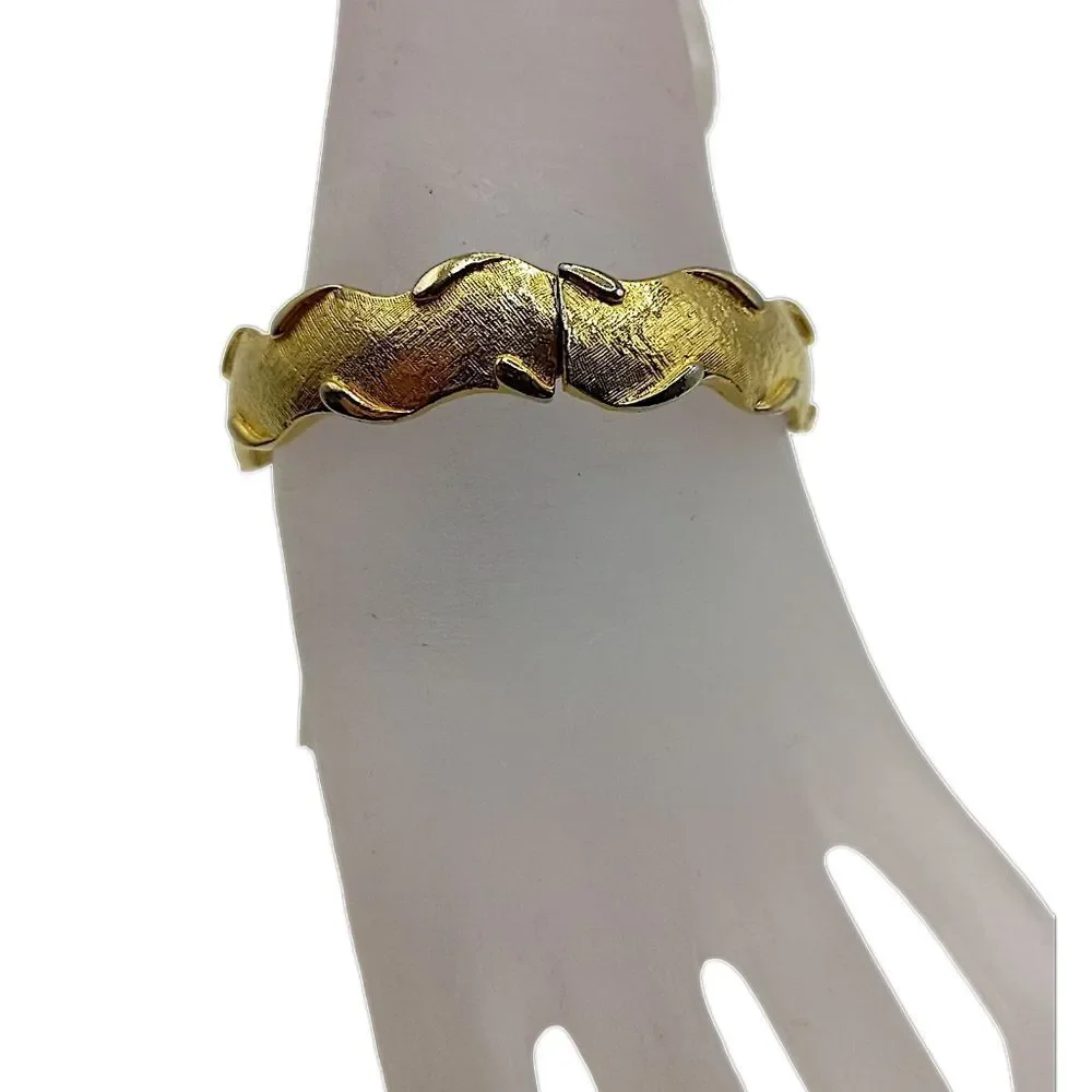 Vintage Clamper Bracelet Bangle Cuff Wave Crown Design Gold Tone Baroque Regency